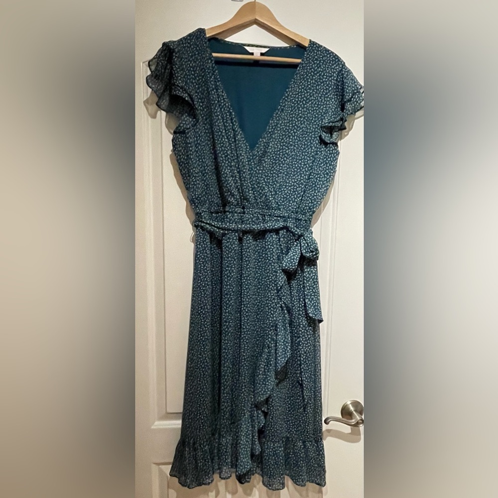 Lauren Conrad size large short sleeve sundress, green with yellow flowers